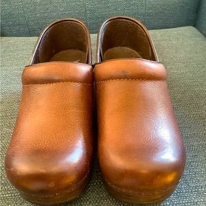 EUC Dansko shoes